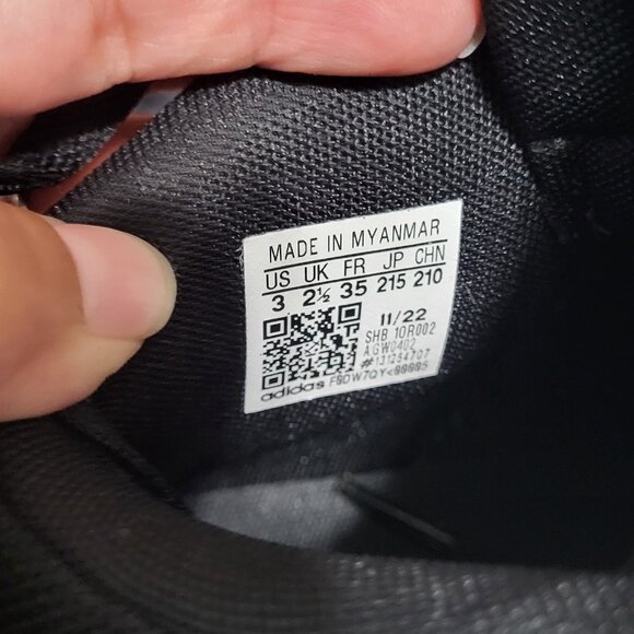 Adidas Boys Hoops Mid 3.0 Black And White Lace-Up Low Top Sneaker - Picture 4 of 7